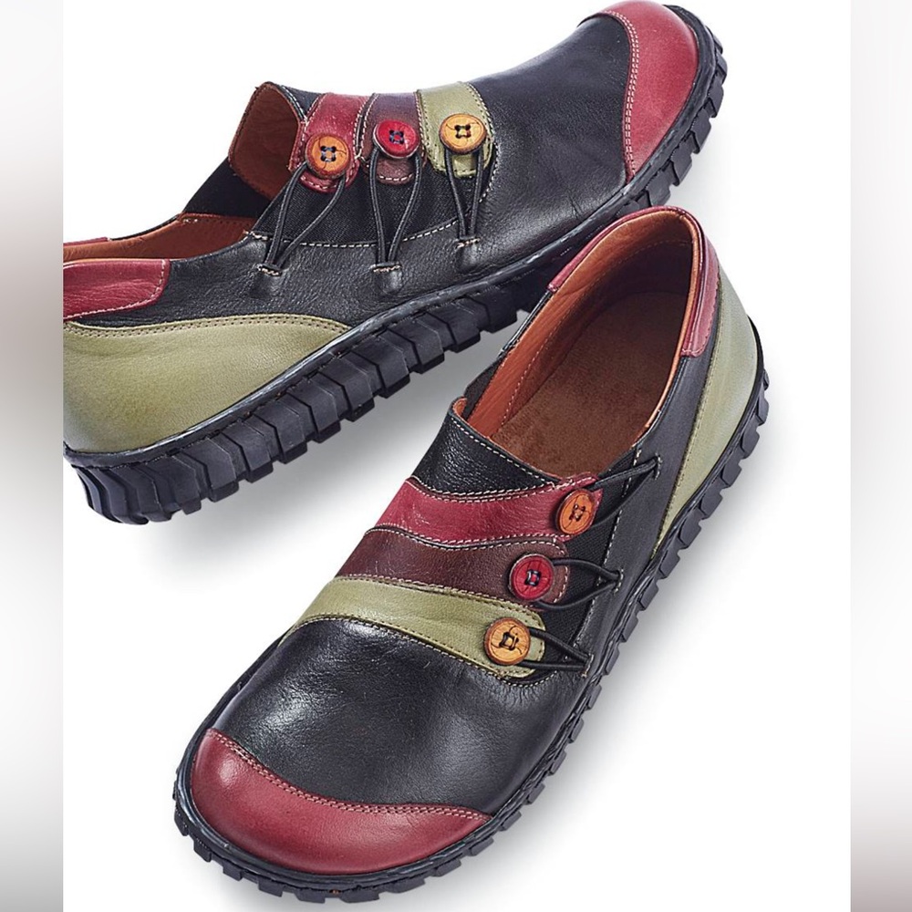 Spring step button accent leather shoes.NWOB